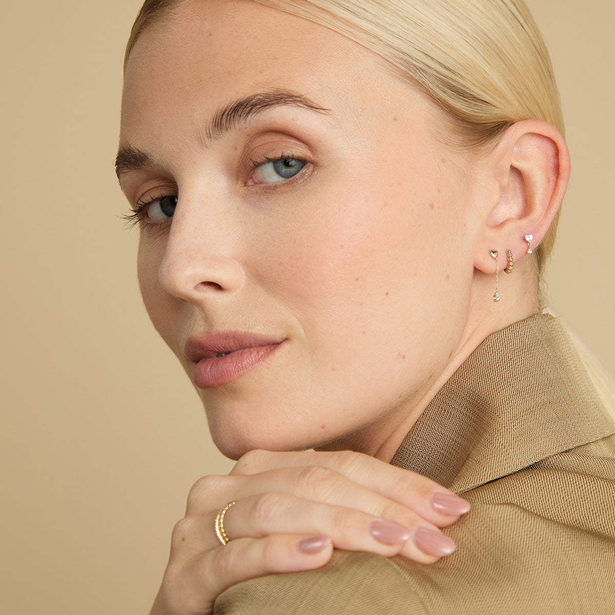 Flat Back Labret Studs - Heart White Topaz Piercing Stud in Solid Gold - Piercing Studs - Astrid & Miyu