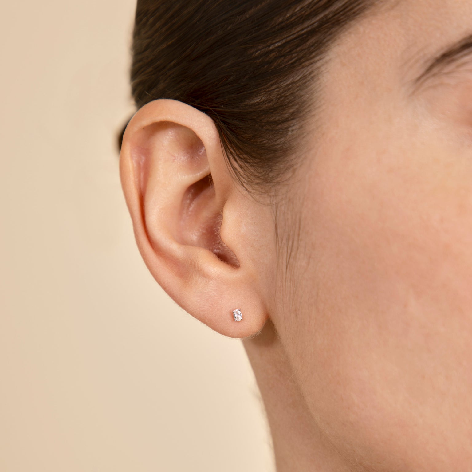 Earrings - Oval Crystal Stud Earrings in Silver - Stud Earrings - Astrid & Miyu