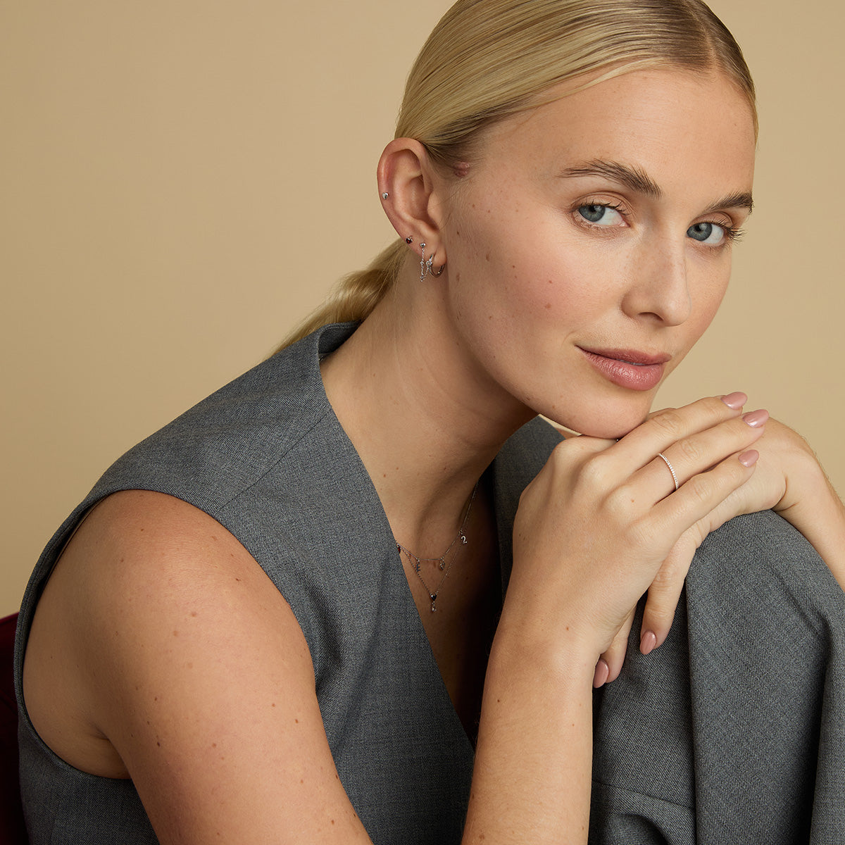 Earrings - Heart Topaz Chain Studs in Solid White Gold - Stud Earrings - Astrid & Miyu