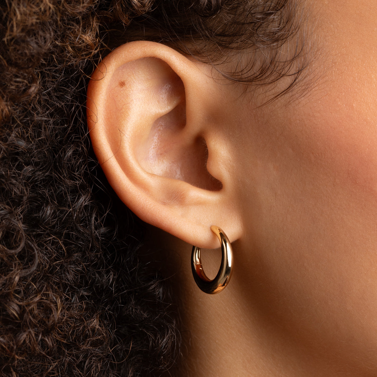 18k Gold Plated Jewellery - Dome Medium Hoops in Gold - Hoop Earrings - Astrid & Miyu