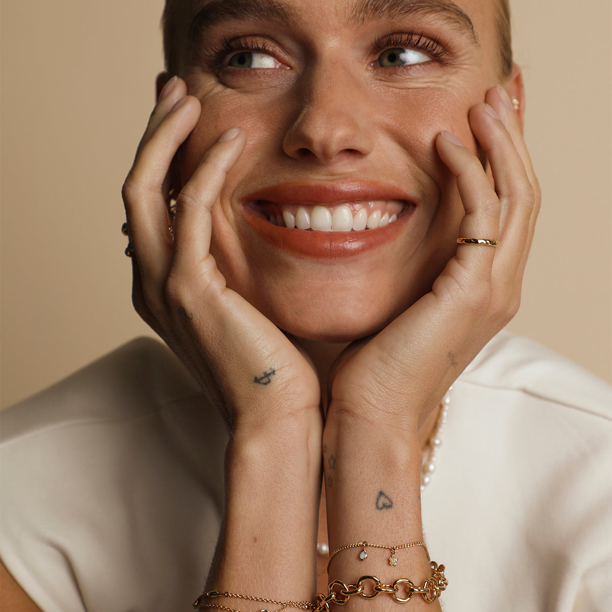 Molten Opal Pear 9k Gold-Astrid & Miyu