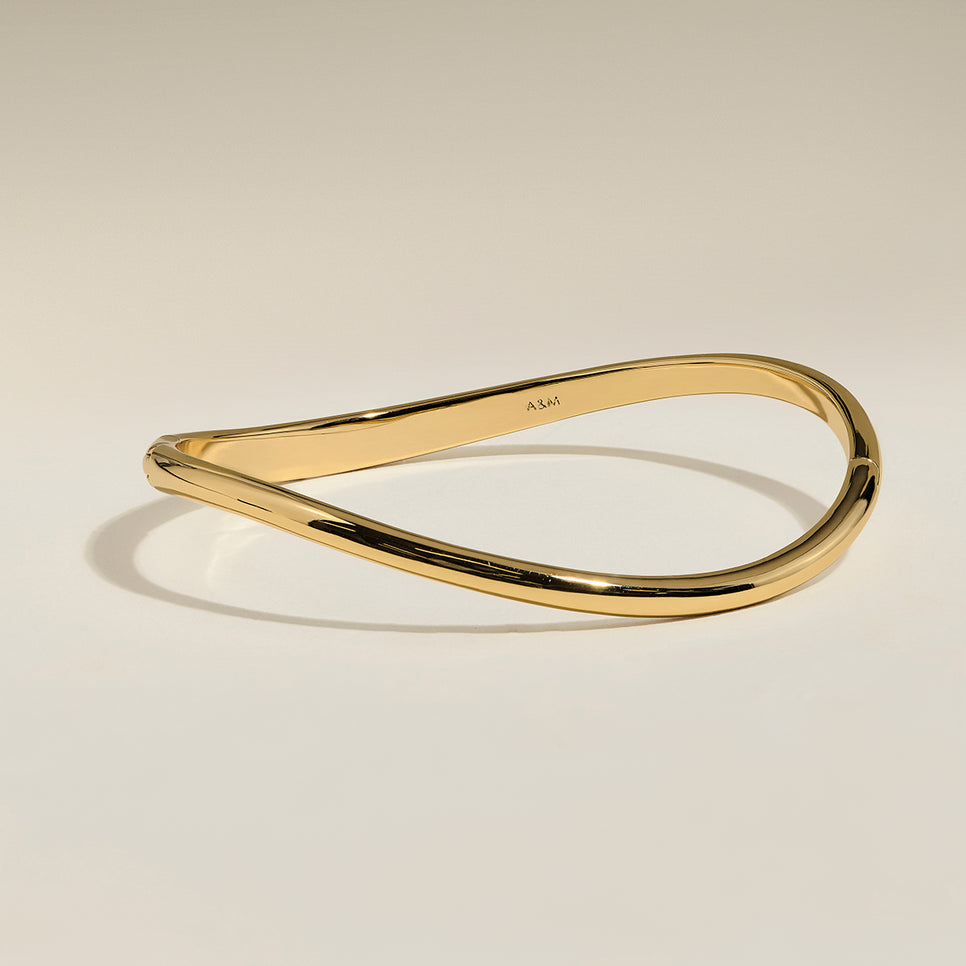 Wave Bangle in Gold