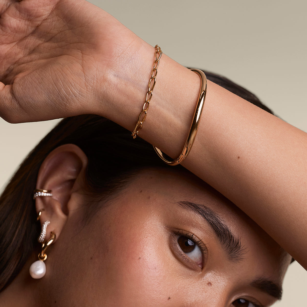Wave Bangle in Gold-Astrid & Miyu