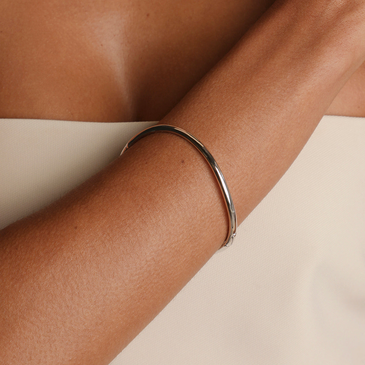 Wave Bangle in Silver-Astrid & Miyu