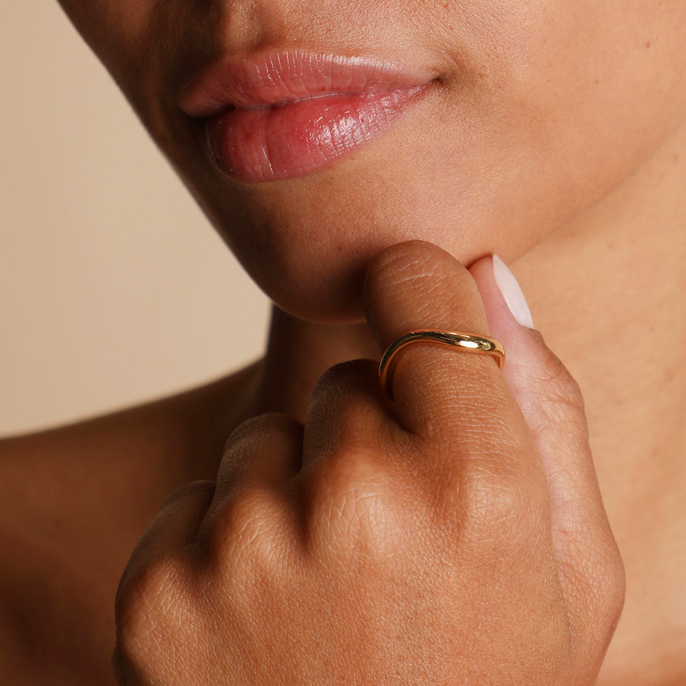 Wave Ring in Gold-Astrid & Miyu