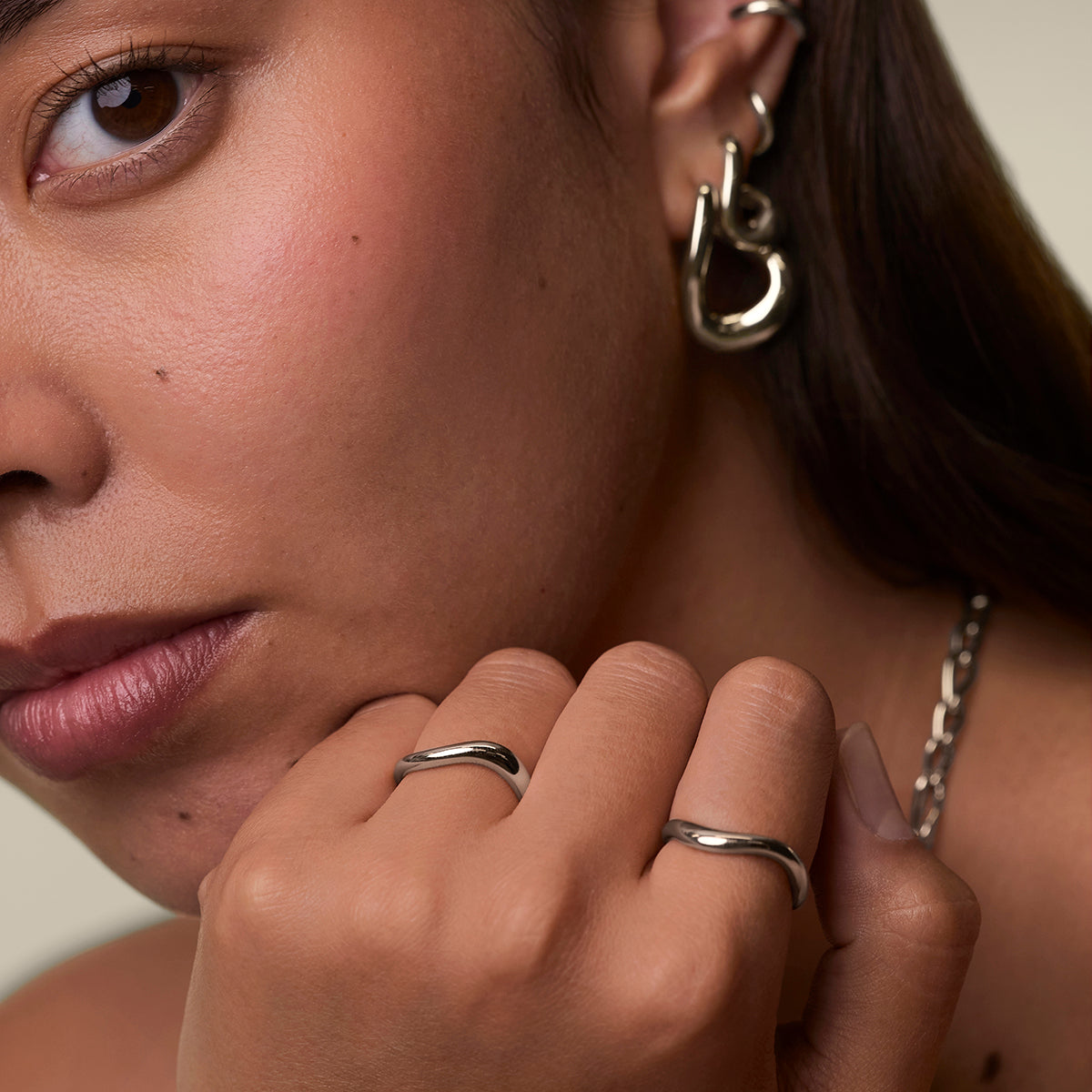 Wave Ring in Silver-Astrid & Miyu