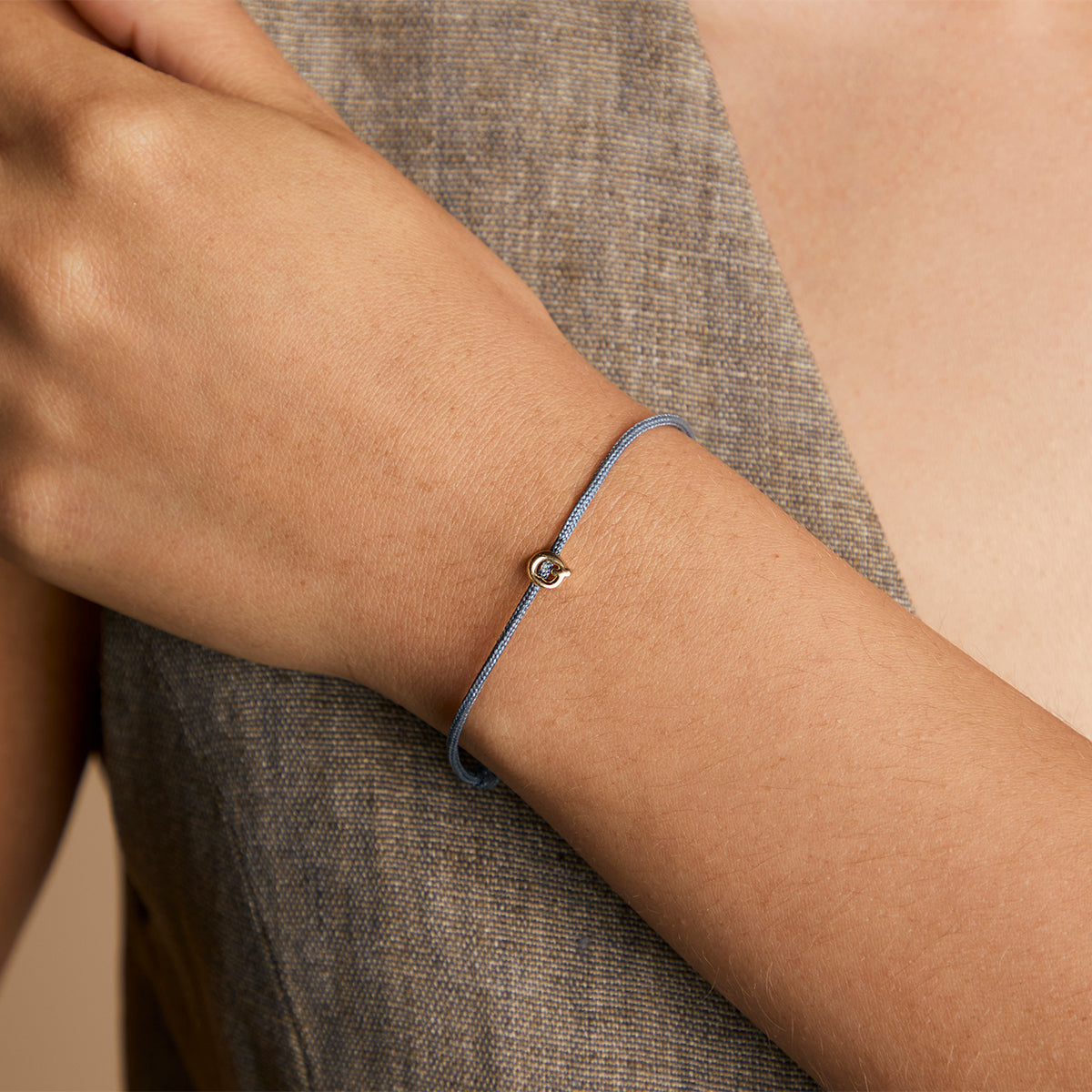 Q Initial Click Charm in Solid Gold-Astrid & Miyu