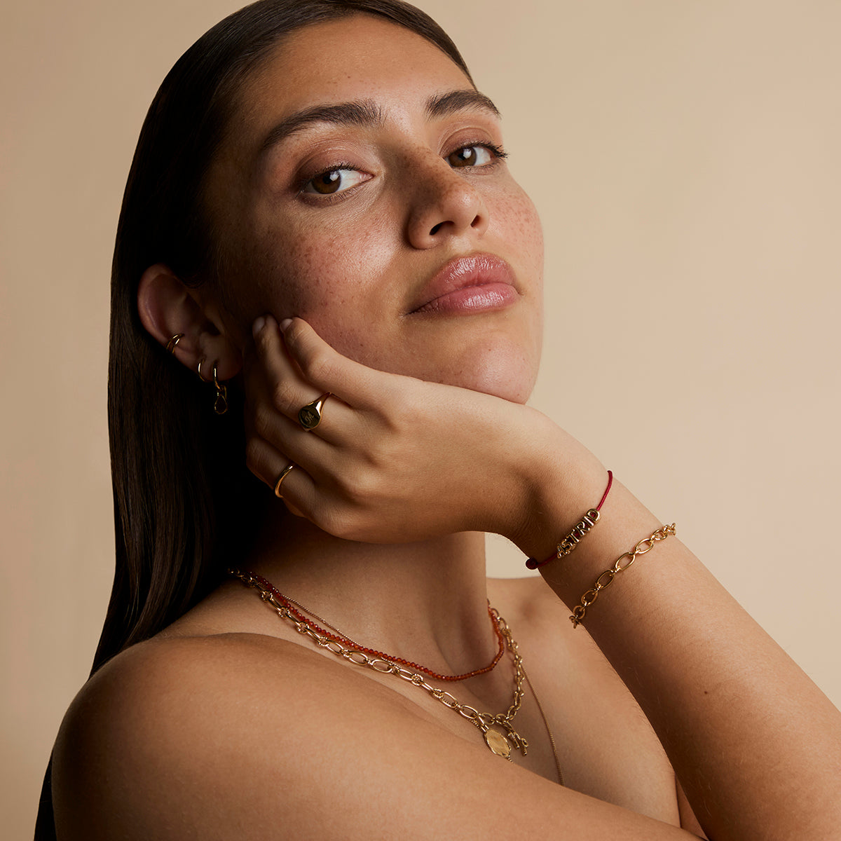 Story Strand Bracelet in Red-Astrid & Miyu