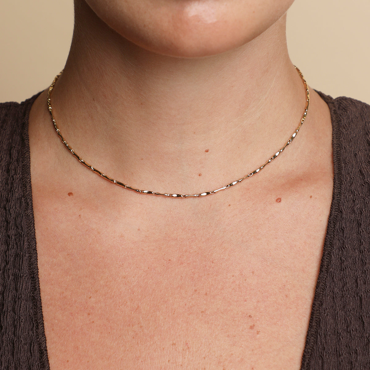 Molten Bar Chain Necklace in Solid Gold-Astrid & Miyu