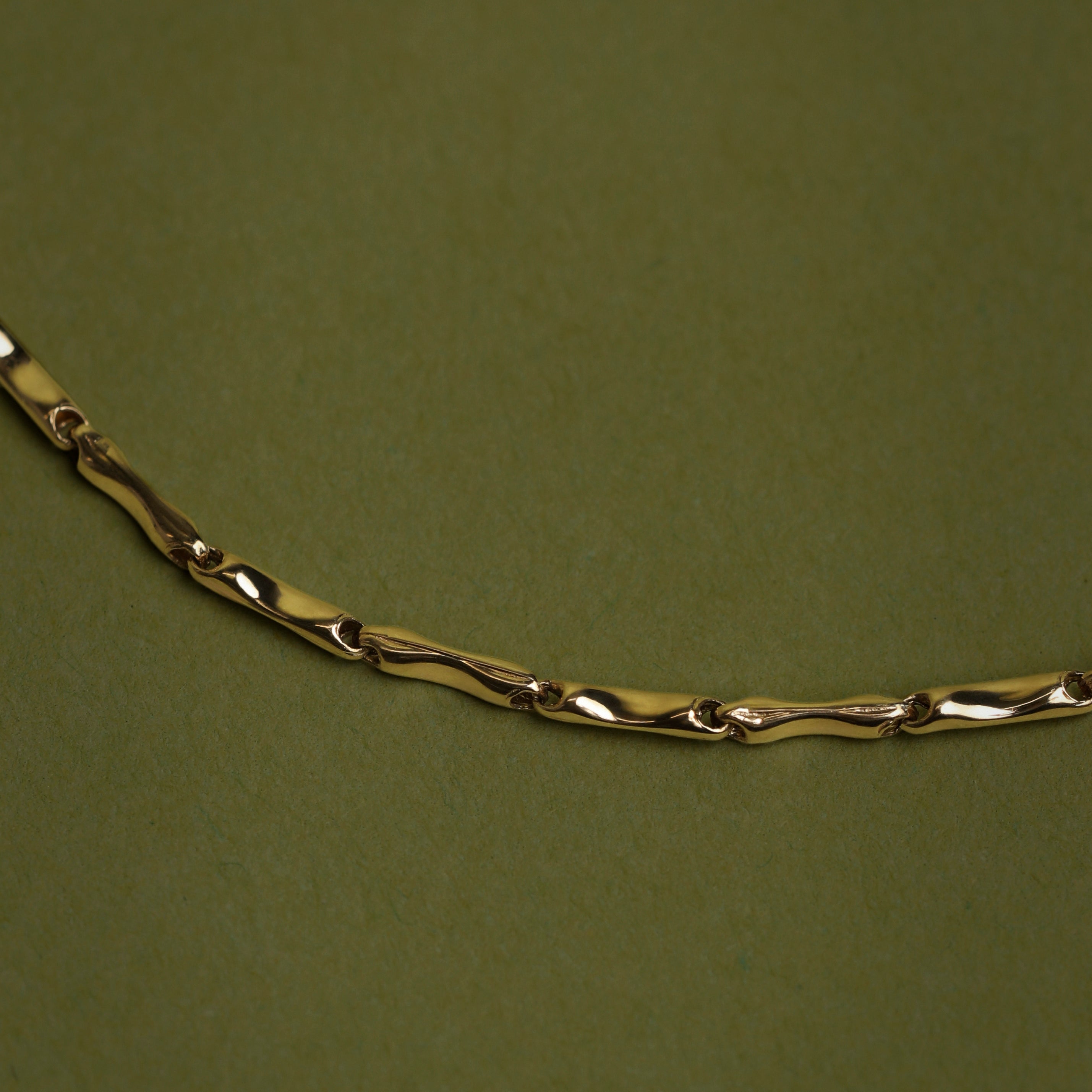 Molten Bar Chain Necklace in Solid Gold-Astrid & Miyu