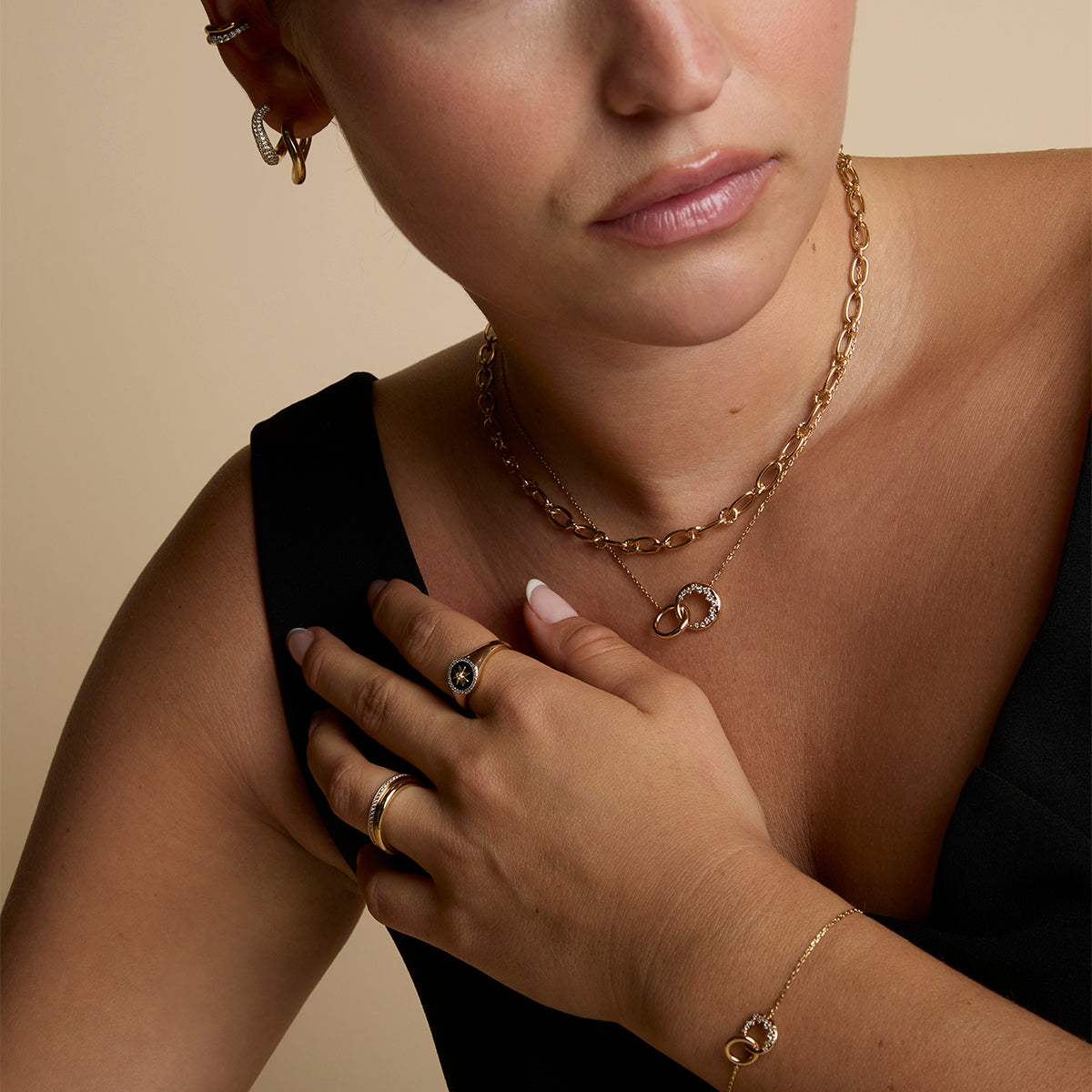 Black Star Signet Ring in Gold-Astrid & Miyu