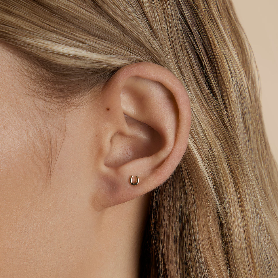 Horseshoe Piercing Stud in Solid Gold