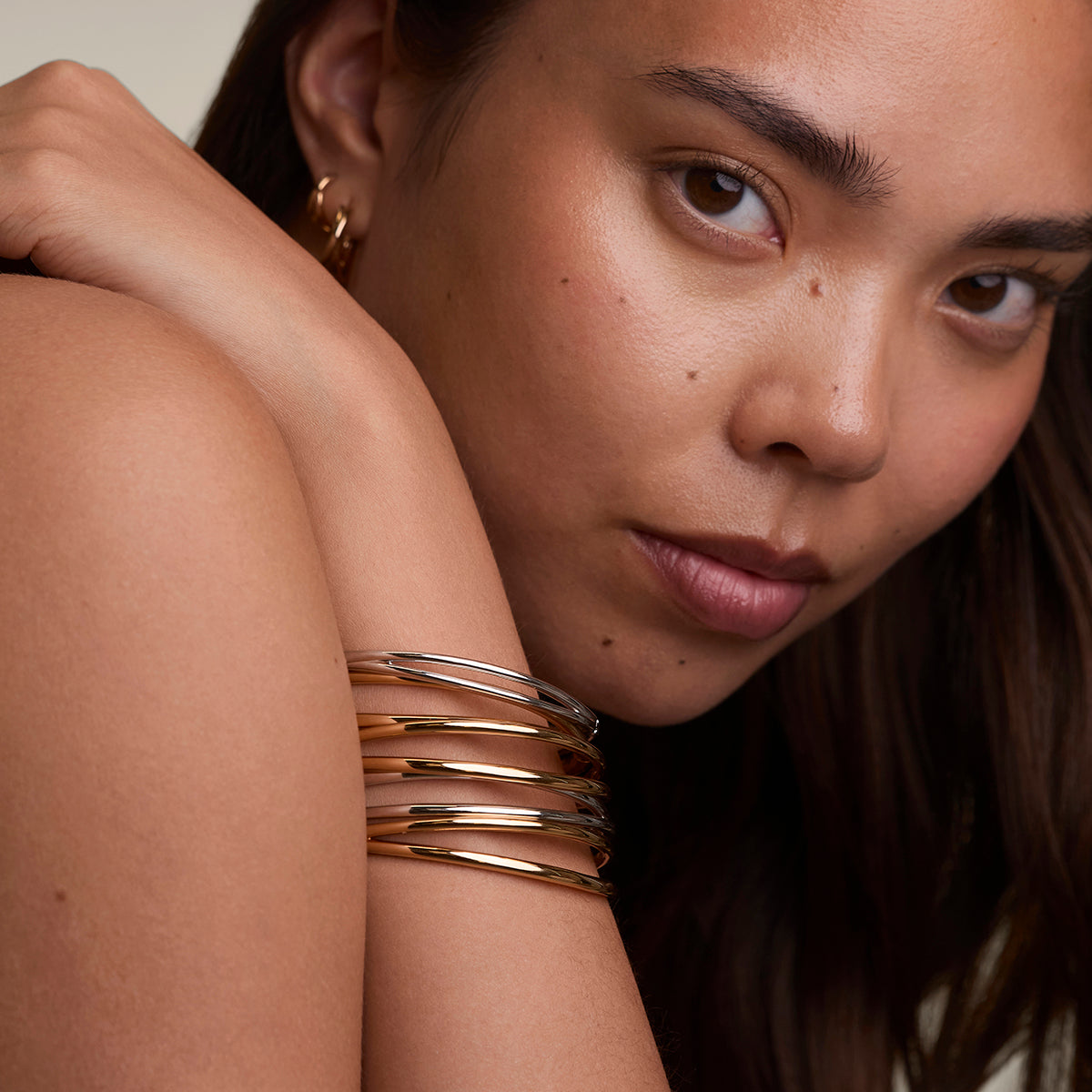Crossover Illusion Bangle in Gold-Astrid & Miyu