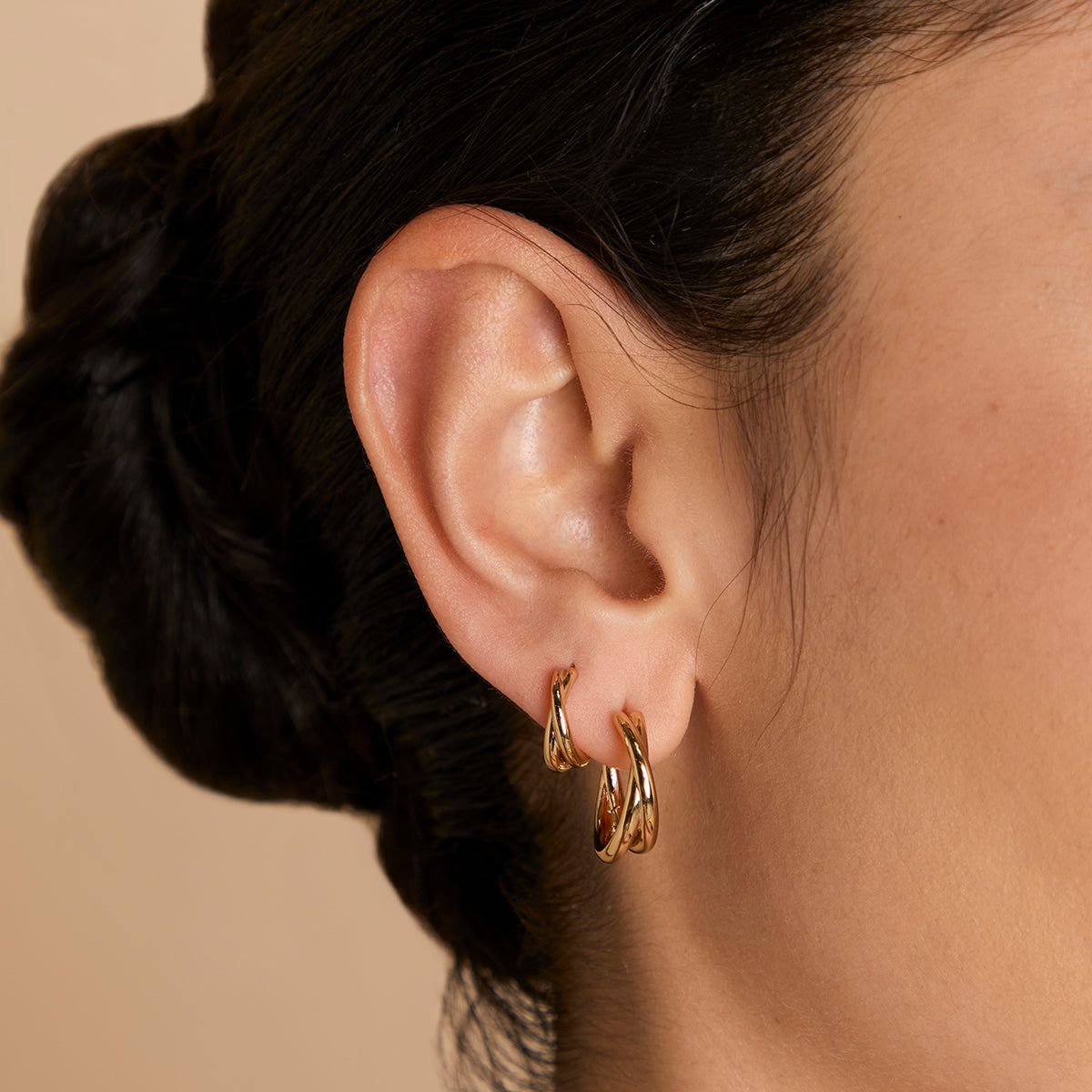 Crossover Illusion Hoops in Gold-Astrid & Miyu