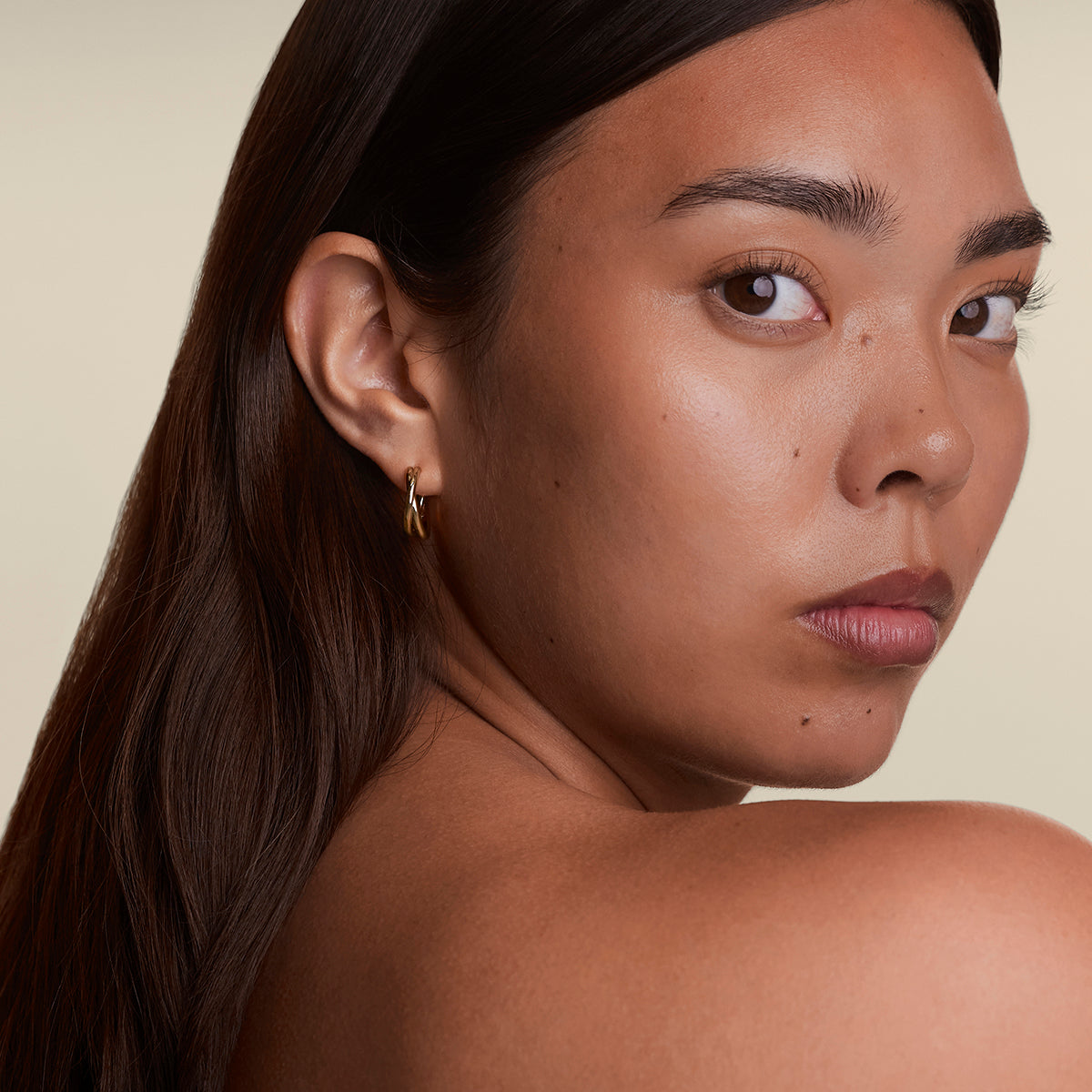Crossover Illusion Hoops in Gold-Astrid & Miyu