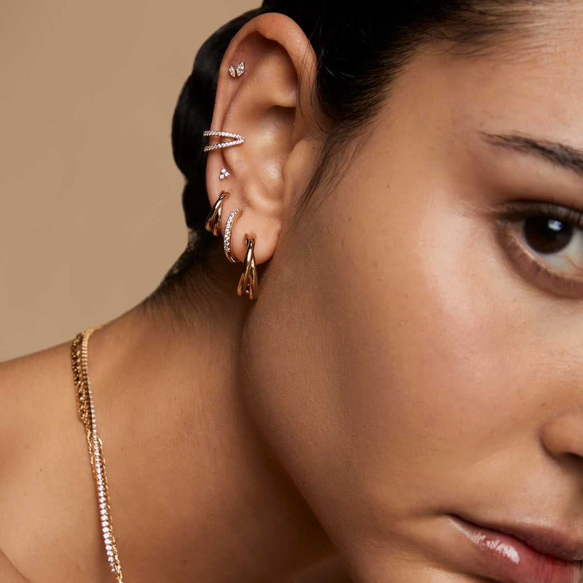 Crossover Illusion Hoops in Gold-Astrid & Miyu