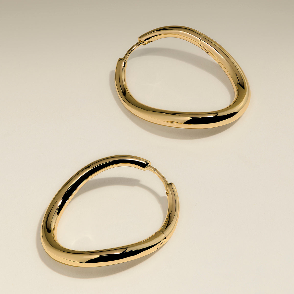 Wave Large Hoops in Gold