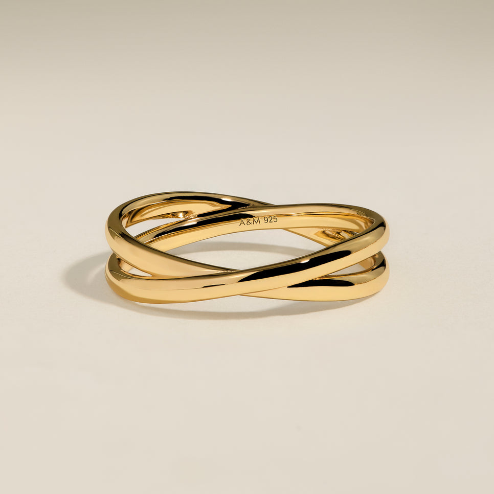 Crossover Illusion Band Ring in Gold-Astrid & Miyu