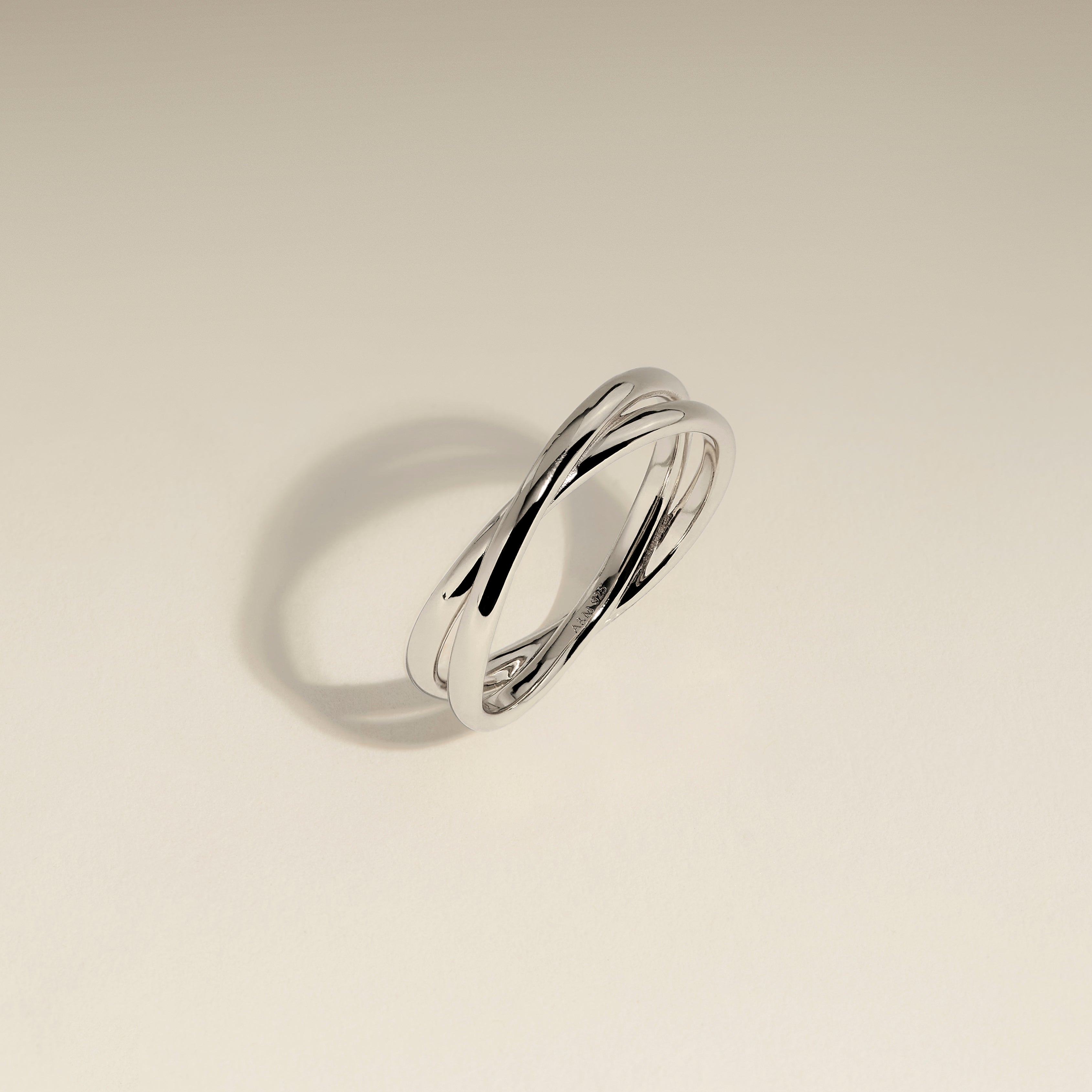 Crossover Illusion Band Ring in Silver-Astrid & Miyu