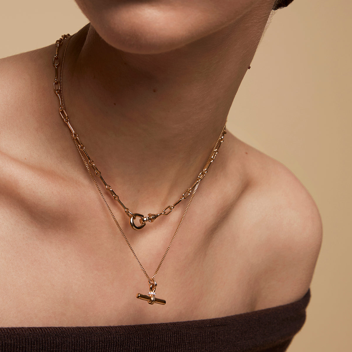 Hardware T-Bar Pendant Necklace in Gold-Astrid & Miyu