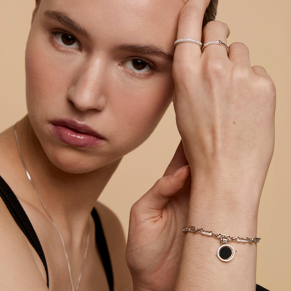 Pavé Knot Ring in Silver-Astrid & Miyu