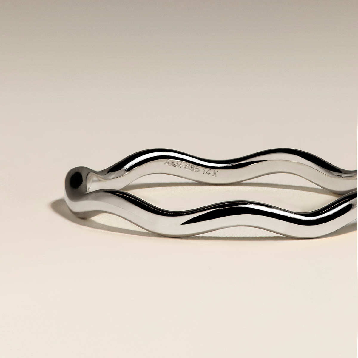 Scalloped Band Ring in Solid White Gold-Astrid & Miyu