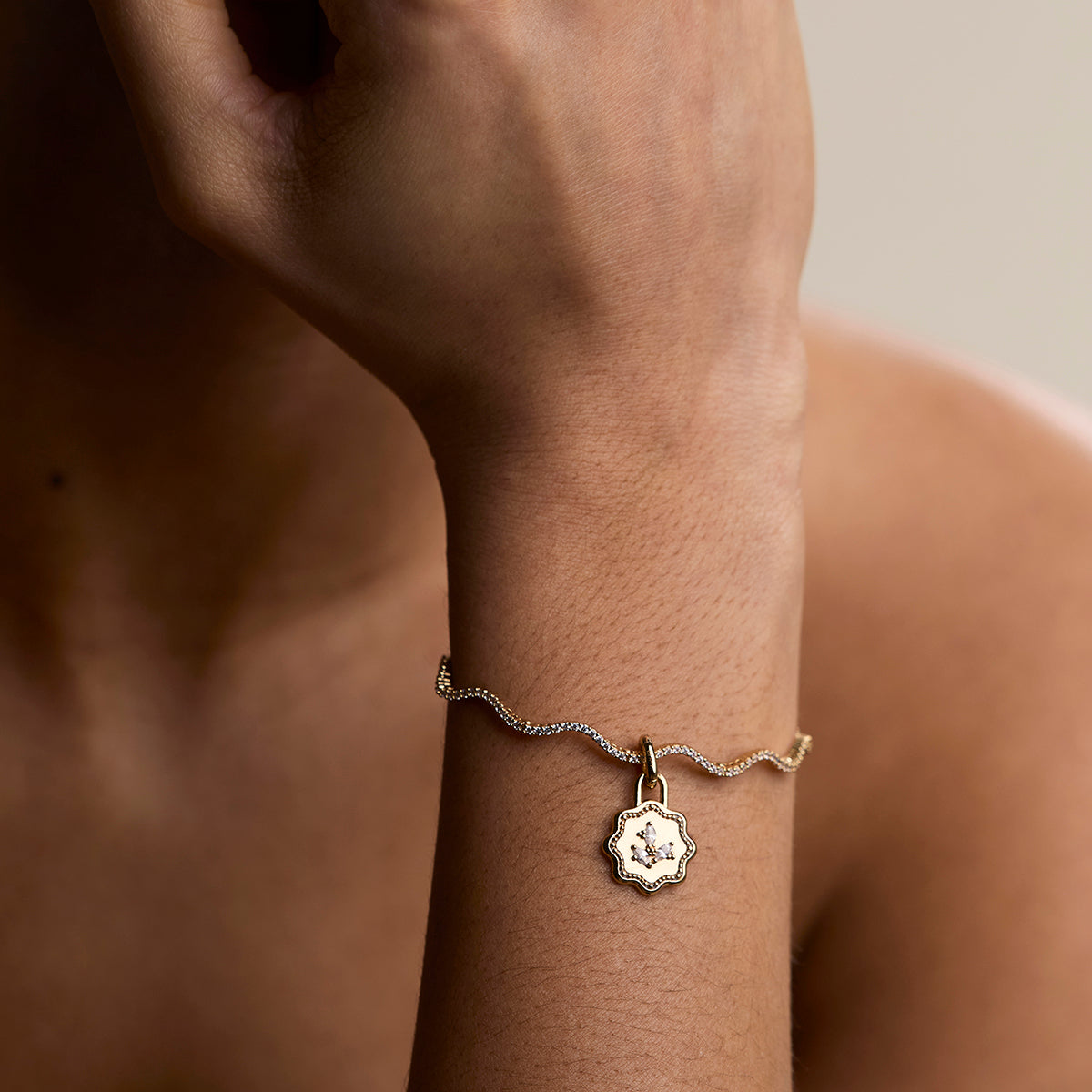 Scalloped Tennis Chain Bracelet in Gold-Astrid & Miyu