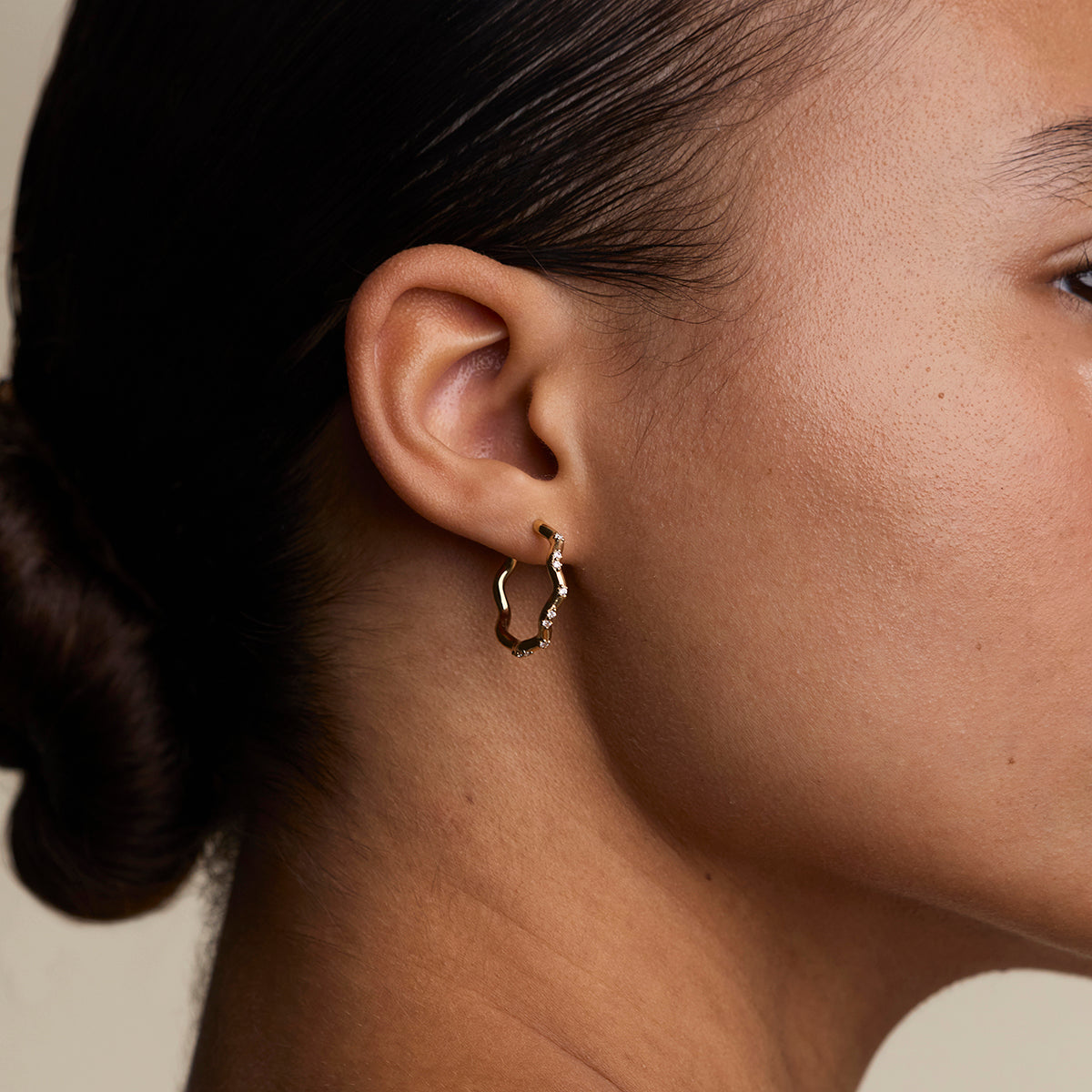 Scalloped Crystal Medium Hoops in Gold-Astrid & Miyu