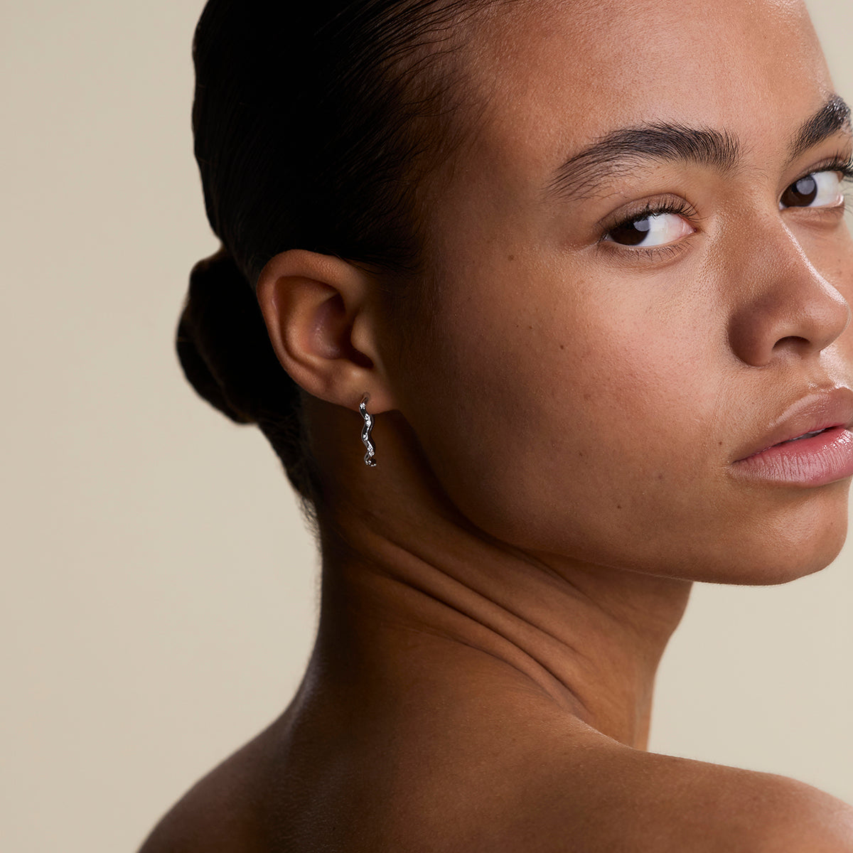 Scalloped Crystal Medium Hoops in Silver-Astrid & Miyu