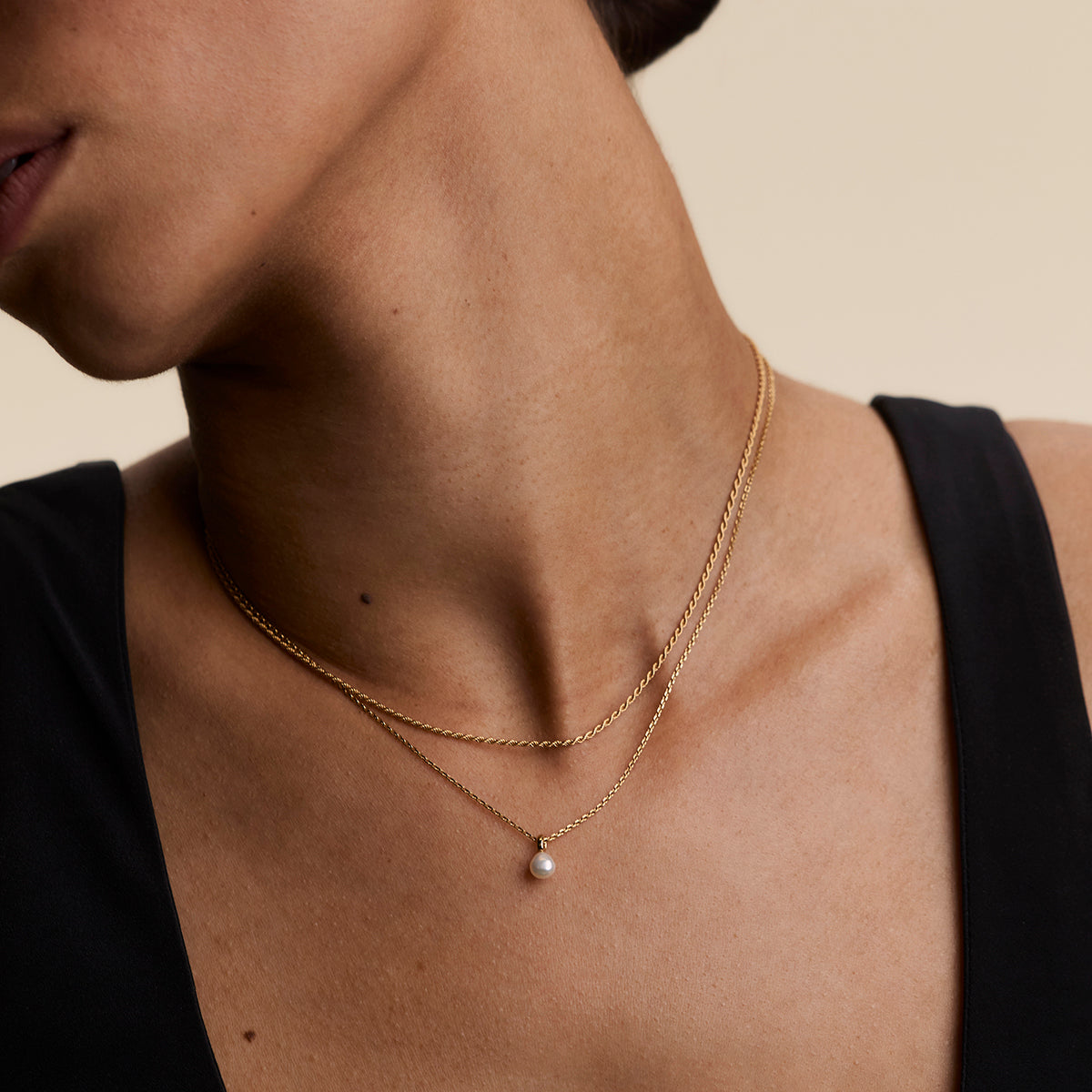Pearl Pendant Necklace in Gold-Astrid & Miyu
