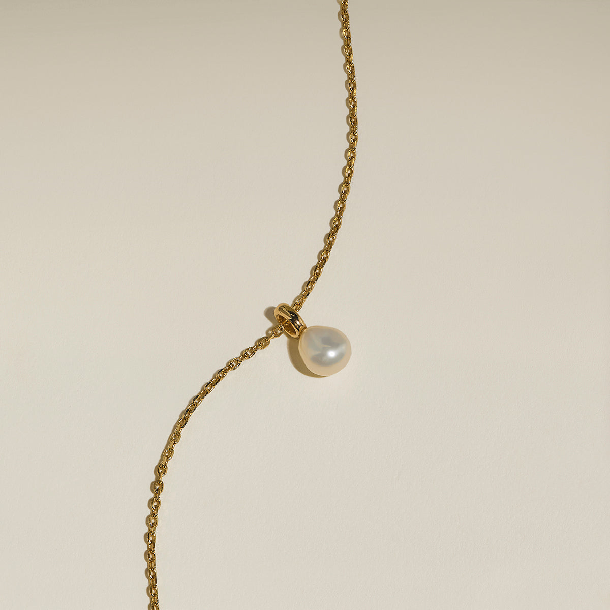 Pearl Pendant Necklace in Gold-Astrid & Miyu