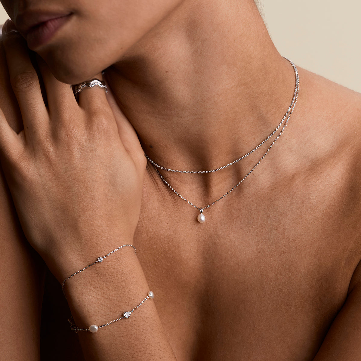 Pearl Pendant Necklace in Silver-Astrid & Miyu