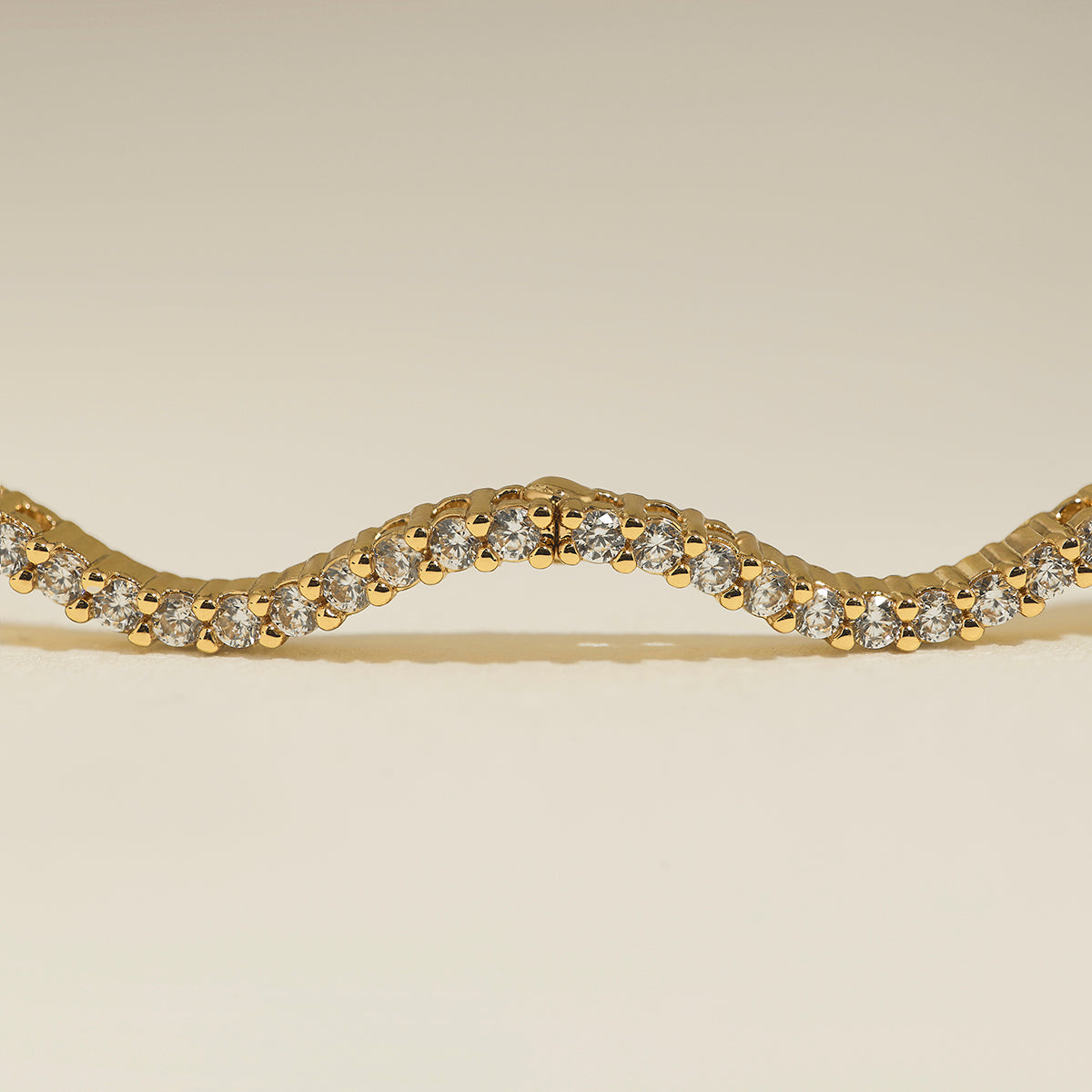 Scalloped Tennis Chain Necklace in Gold-Astrid & Miyu