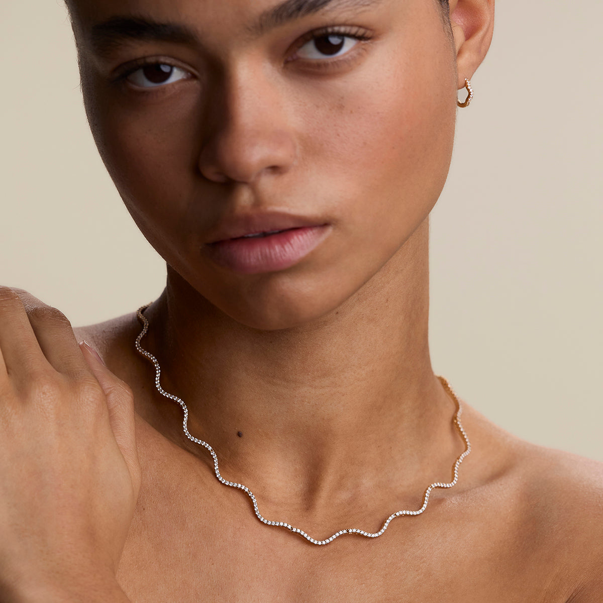 Scalloped Tennis Chain Necklace in Gold-Astrid & Miyu