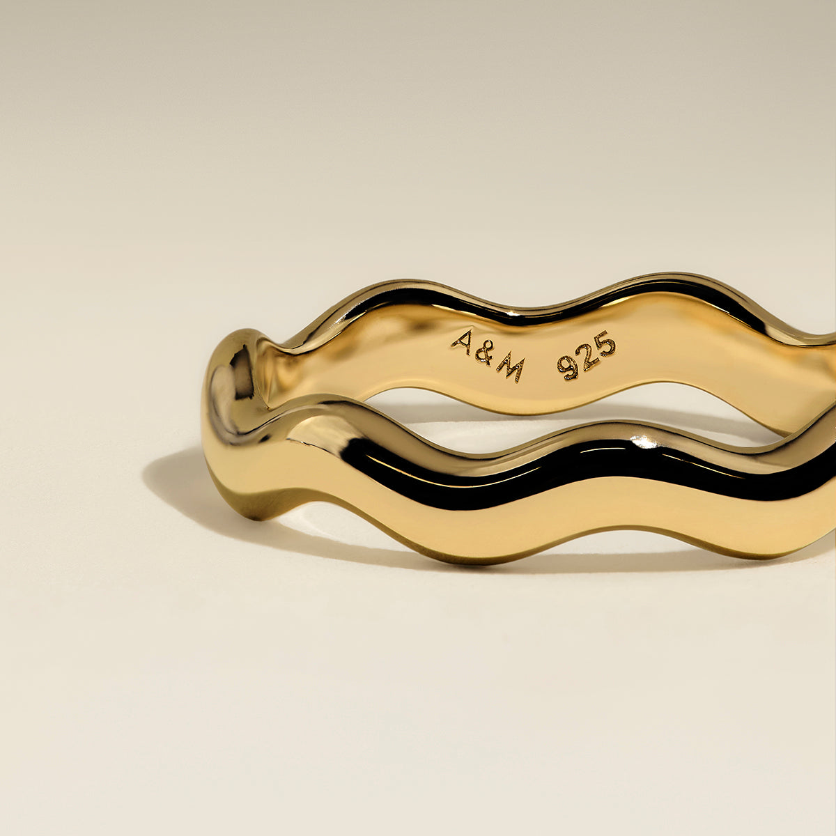 Scalloped Band Ring in Gold-Astrid & Miyu