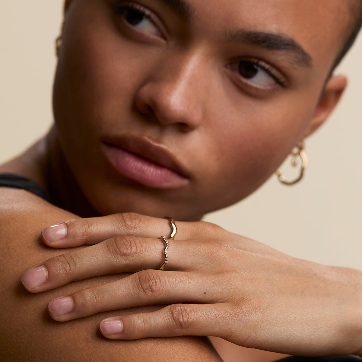 Scalloped Crystal Band Ring in Gold-Astrid & Miyu