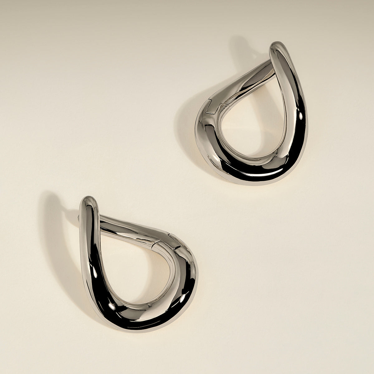 Molten XL Hoops in Silver-Astrid & Miyu