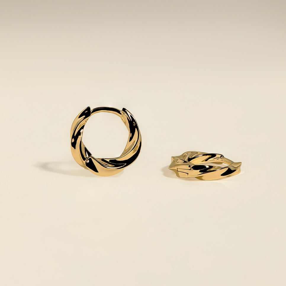 Cosmic Twist Huggies in Gold-Astrid & Miyu