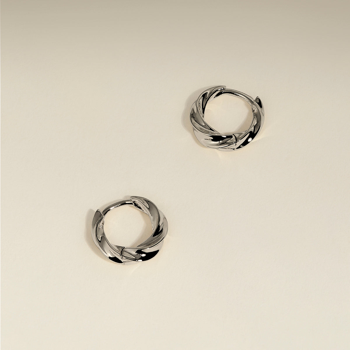 Cosmic Twist Huggies in Silver-Astrid & Miyu