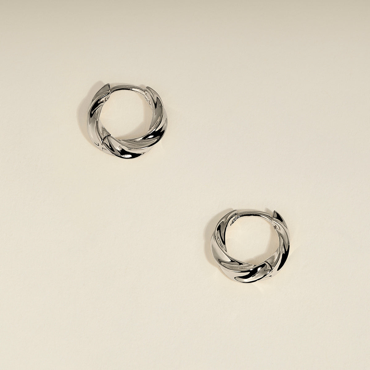Cosmic Twist Huggies in Silver-Astrid & Miyu