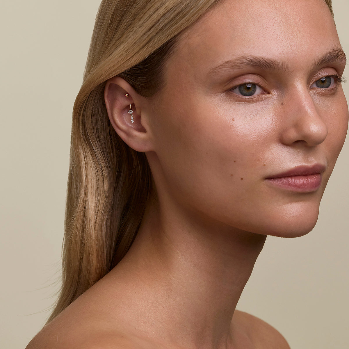 Diamond Charm Rook Bar in Solid Gold-Astrid & Miyu