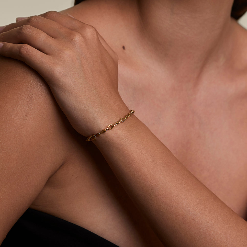 Infinite Slim Chain Bracelet in Gold-Astrid & Miyu