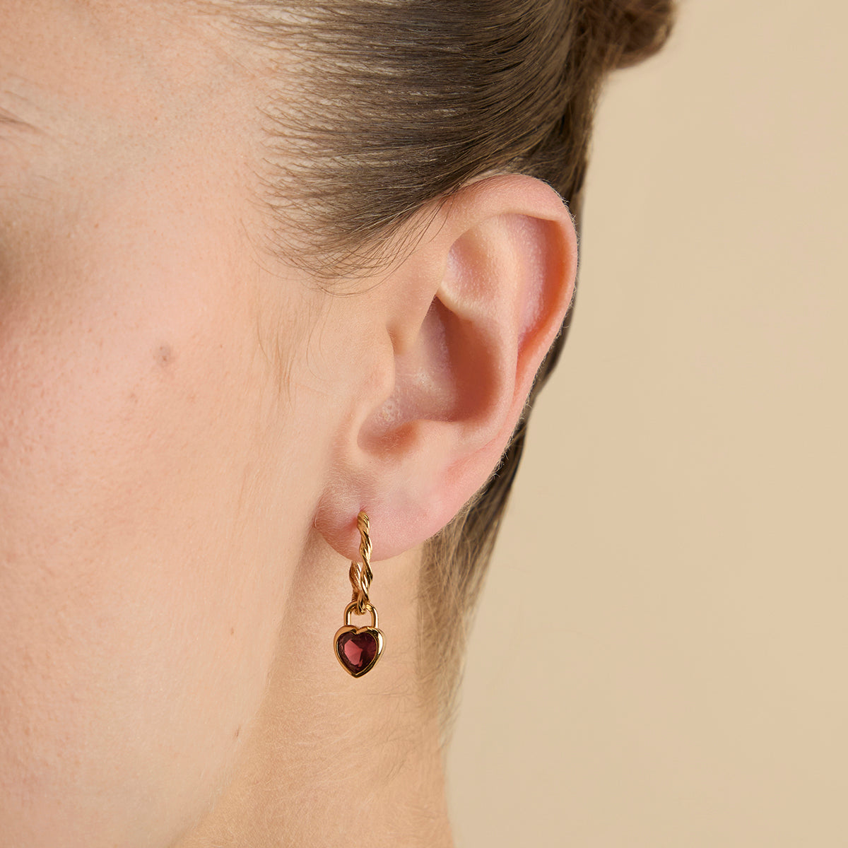 Red Heart Clip Charm in Gold-Astrid & Miyu