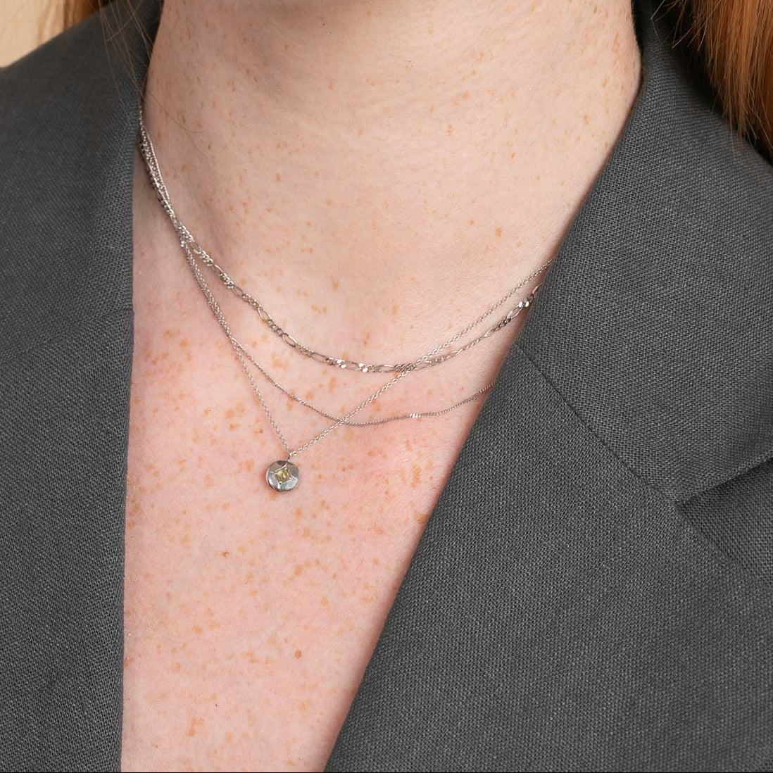 August Peridot - August Peridot Birthstone Necklace in Solid White Gold - Pendant Necklace - Astrid & Miyu