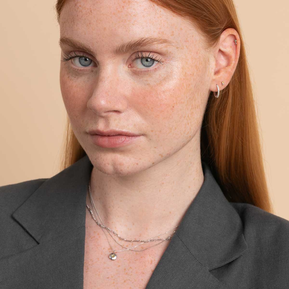 August Peridot - August Peridot Birthstone Earrings in Solid White Gold - Stud Earrings - Astrid & Miyu