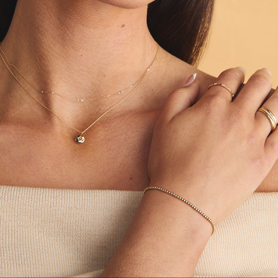 Bracelets - Beaded Bracelet in Solid Gold - Bracelets - Astrid & Miyu