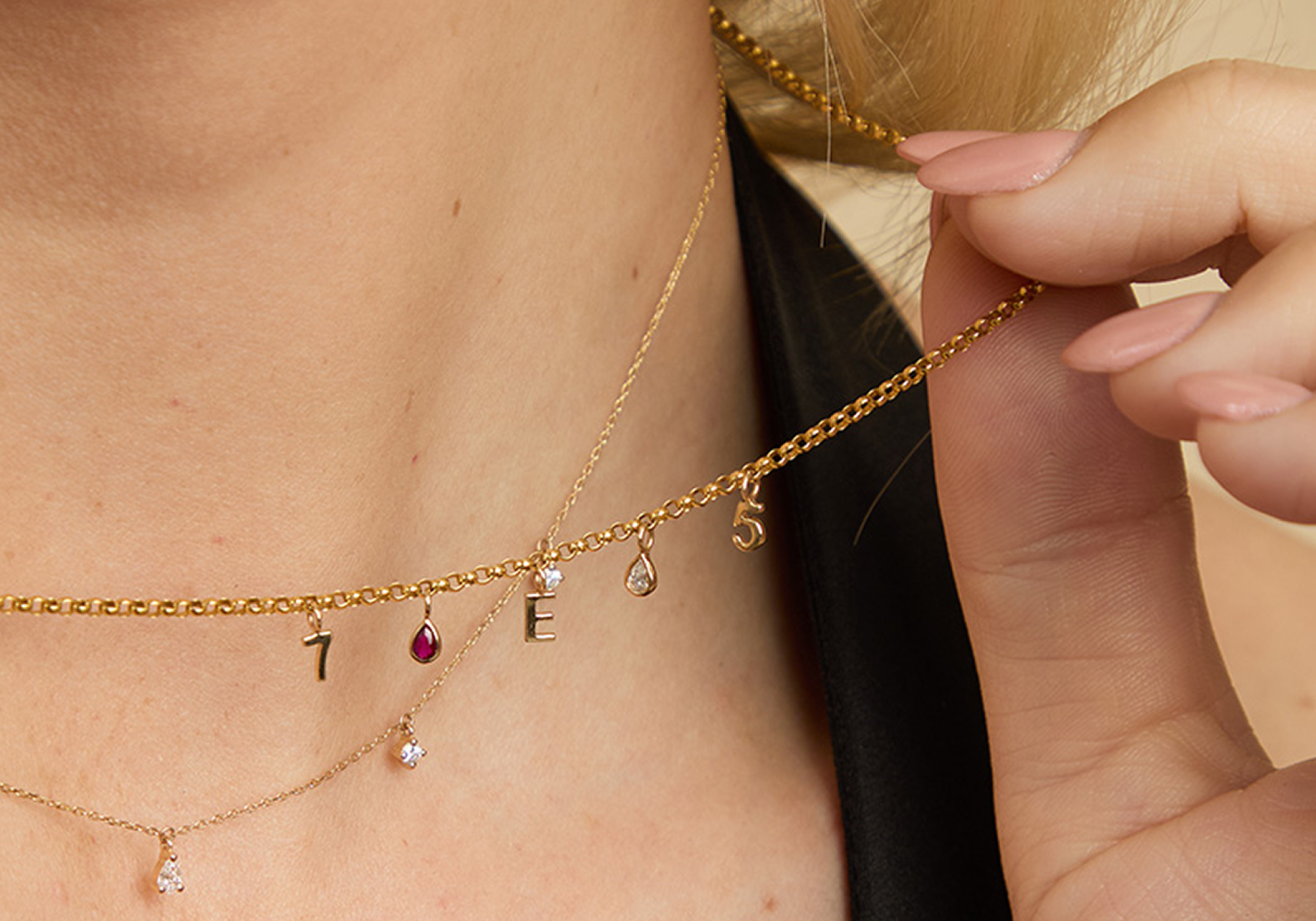 Charms_-_Desktop_Grid_da6c10de-e906-41f4-83d1-582b25216143-Astrid & Miyu