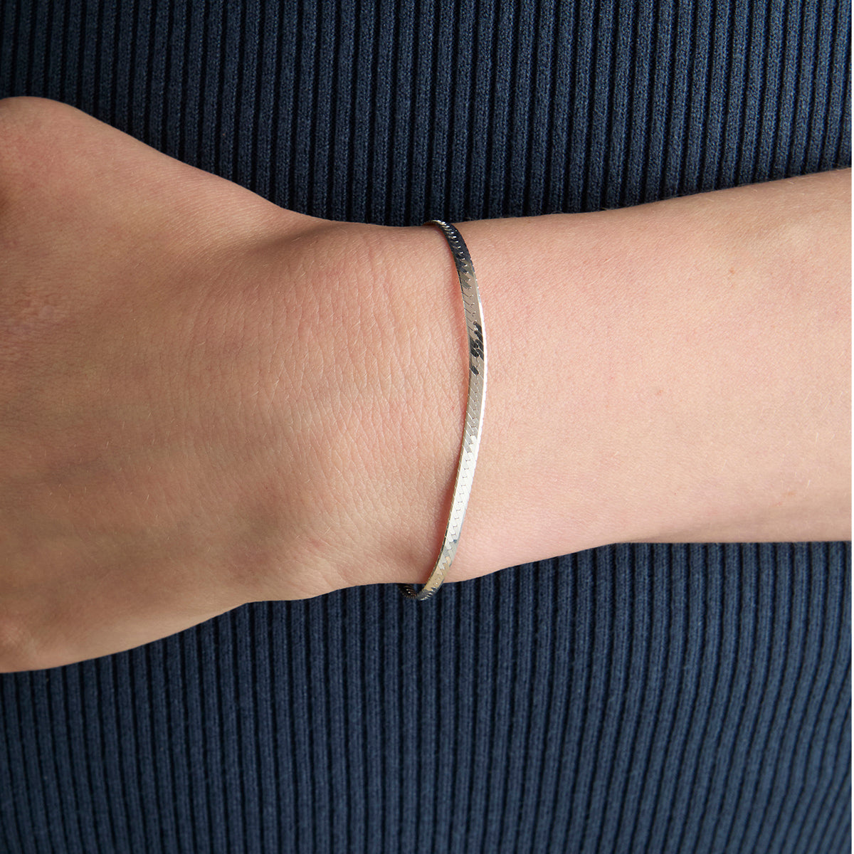 Bracelets - Essential Snake Chain Bracelet in Silver - Chain Bracelet - Astrid & Miyu