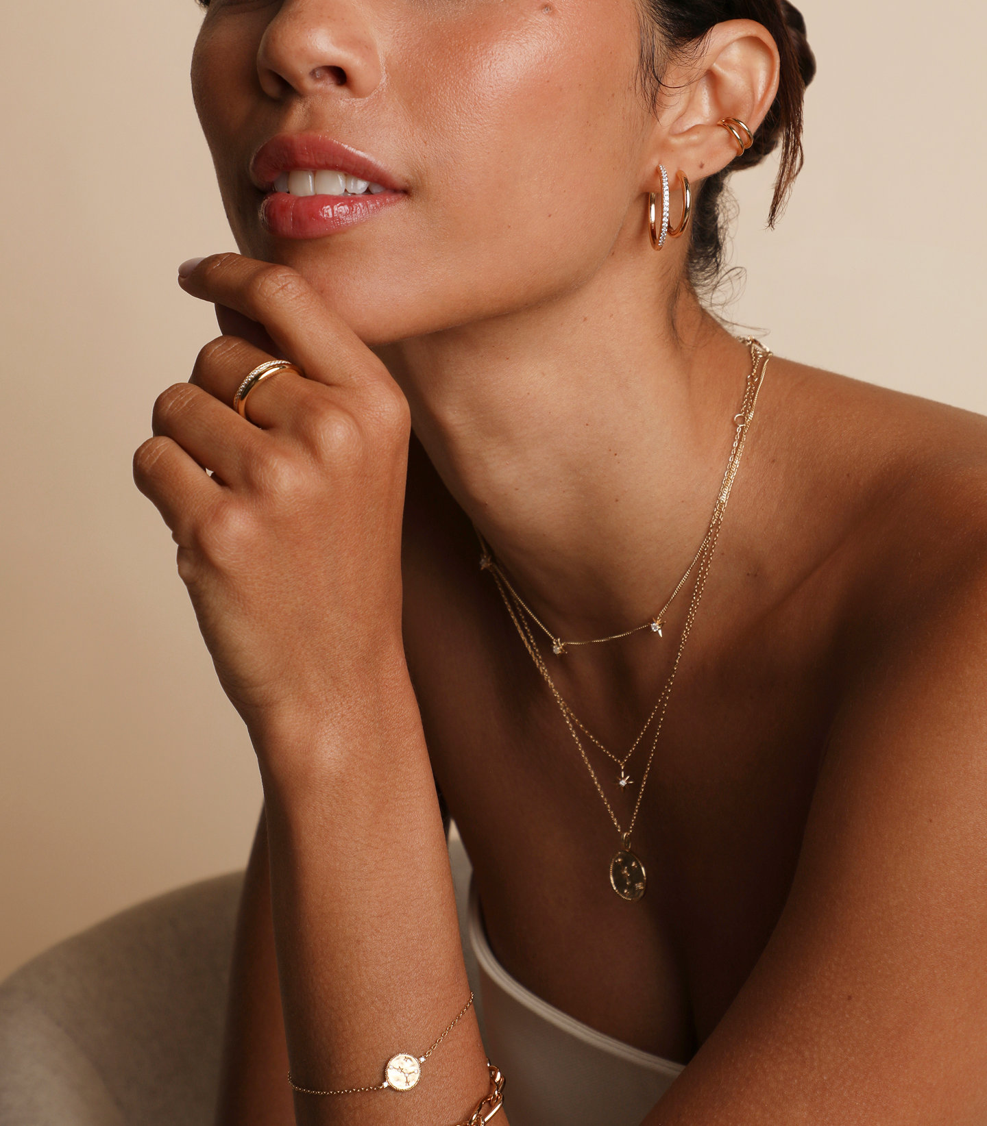 Desktop_Left_1-Astrid & Miyu