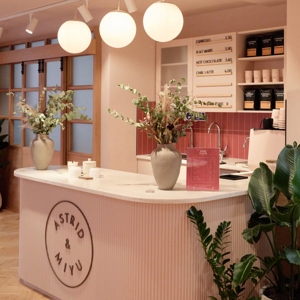 HOAM_navigation_desktop_1-Astrid & Miyu